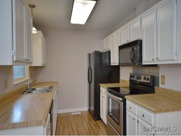 11 HICKORY DRIVE - Photo 5