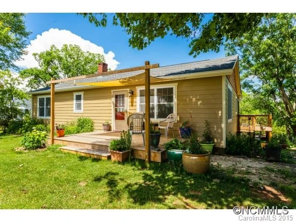 31 Skyland Circle
