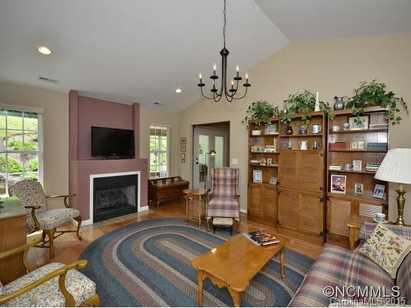 123 BIRKSHIRE WAY - Photo 2