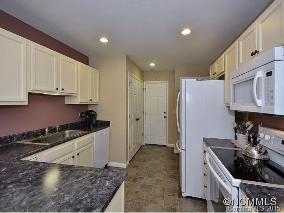 123 BIRKSHIRE WAY - Photo 4
