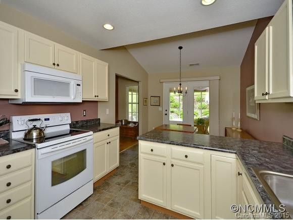 123 BIRKSHIRE WAY - Photo 5