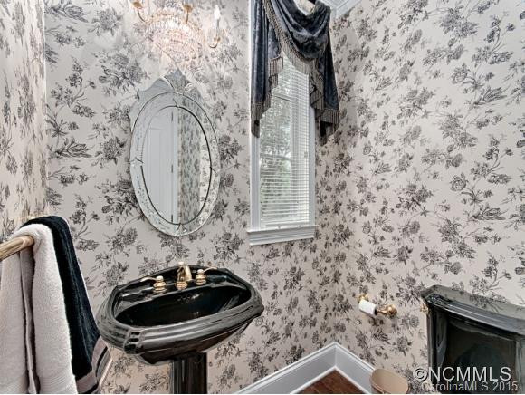 1061 Columbine Road - Photo 12