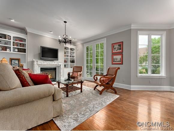 1061 Columbine Road - Photo 8