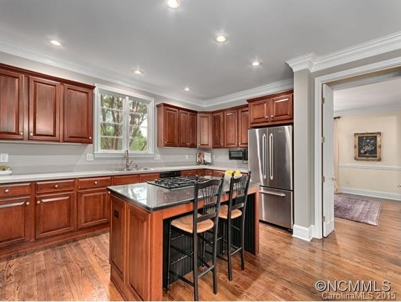 1061 Columbine Road - Photo 10