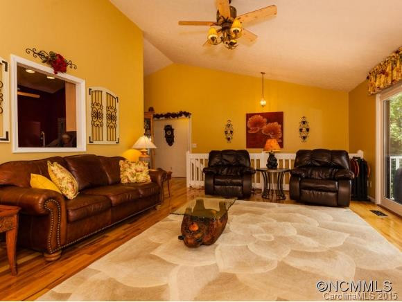 10 Caroline Dr - Photo 3