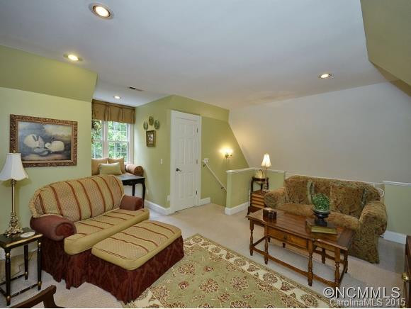112 LAURA TRACE - Photo 12
