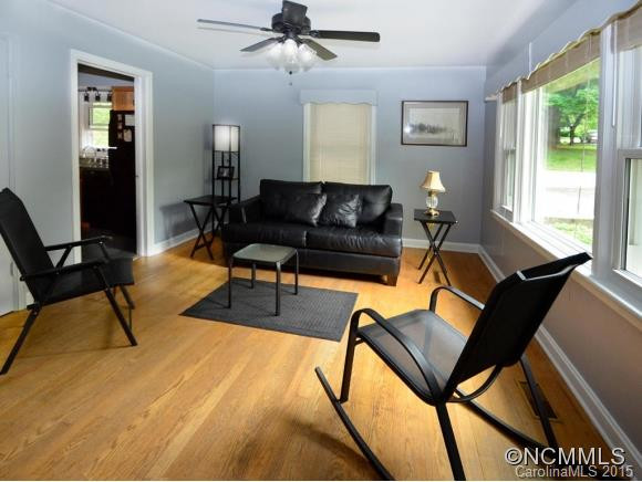 11 Pinewood Place - Photo 3