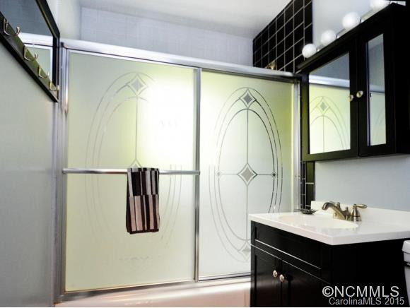 11 Pinewood Place - Photo 8