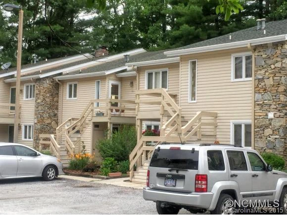 141 N Britton Creek Ct