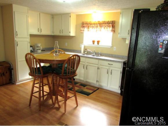 44 Buster Branch Road - Photo 4