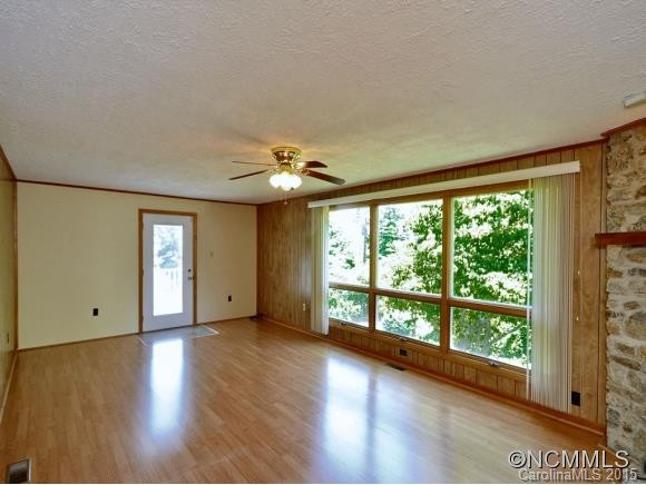 27 CIRCLE DRIVE - Photo 2