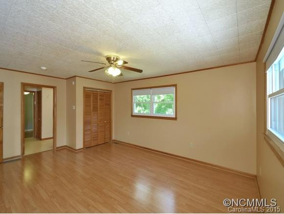 27 CIRCLE DRIVE - Photo 4