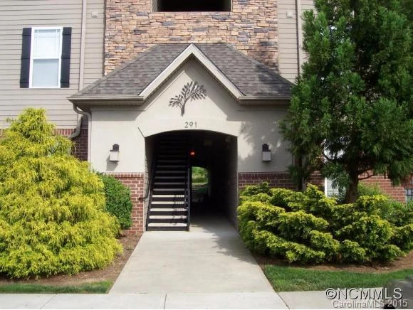 291 Brickton Village Circle #107