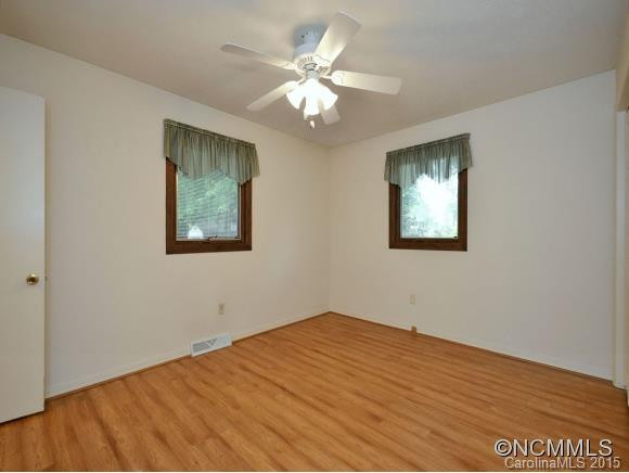 18 JOHNSON DRIVE - Photo 12