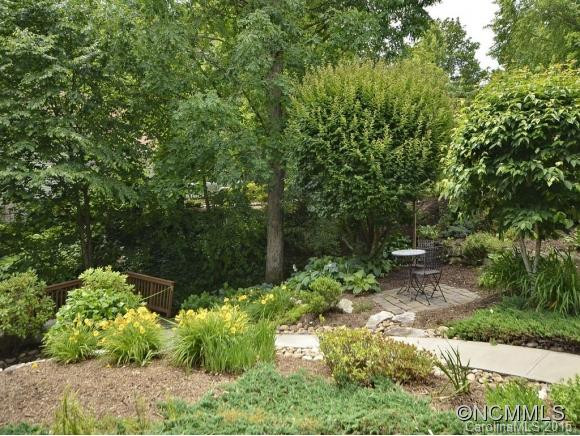 3 GOVERNORS DRIVE - Photo 2
