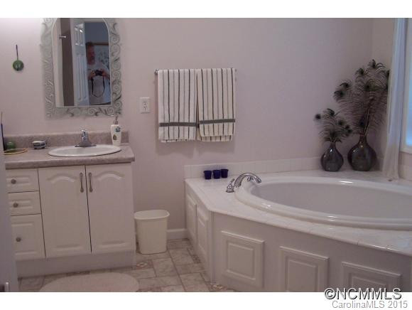 243 Stratford Dr. - Photo 5