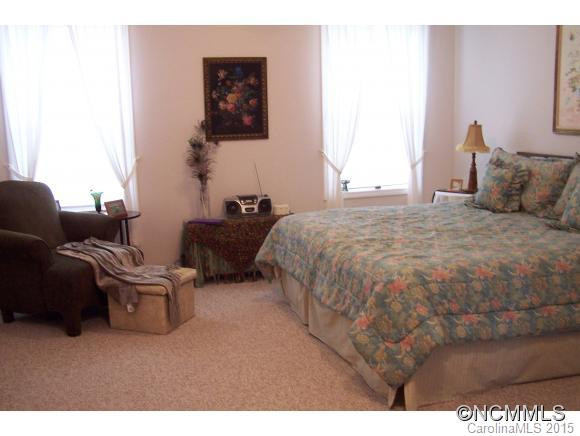 243 Stratford Dr. - Photo 6