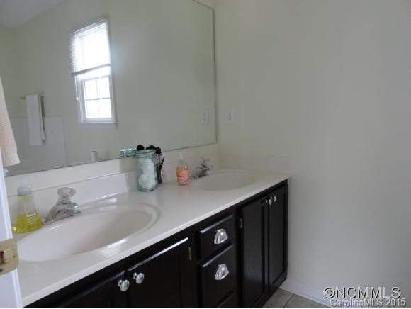 1015 Thorncrest. Drive - Photo 16