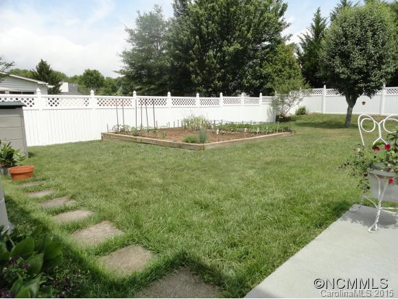 1015 Thorncrest. Drive - Photo 17