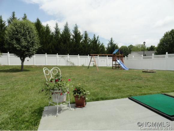 1015 Thorncrest. Drive - Photo 18