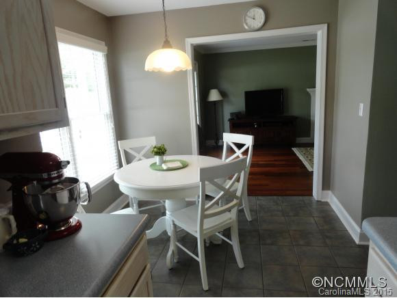 1015 Thorncrest. Drive - Photo 8
