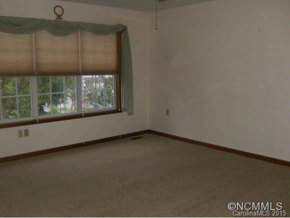 621 East Park Place - Photo 11