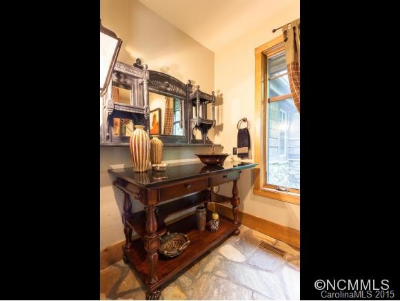 105 Rockyknob Road - Photo 16