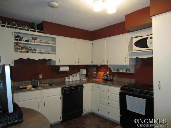 526 Overhill Dr - Photo 8