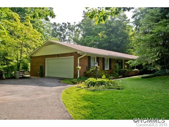 8 Mayfair Drive