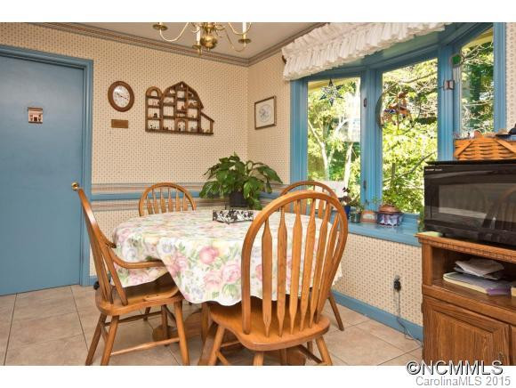 8 Mayfair Drive - Photo 11
