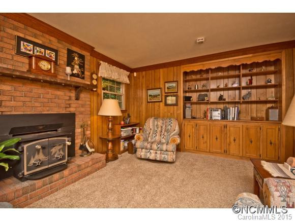 8 Mayfair Drive - Photo 12