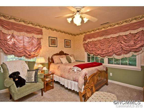 8 Mayfair Drive - Photo 14