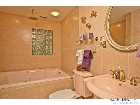 8 Mayfair Drive - Photo 16