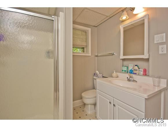 8 Mayfair Drive - Photo 18