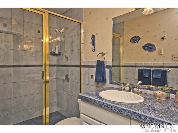 8 Mayfair Drive - Photo 19