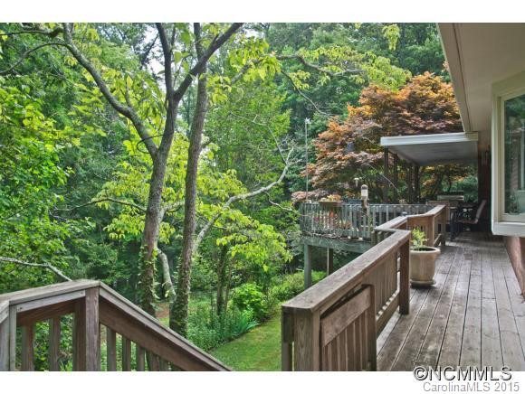 8 Mayfair Drive - Photo 3