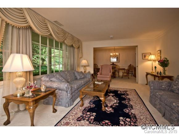 8 Mayfair Drive - Photo 6