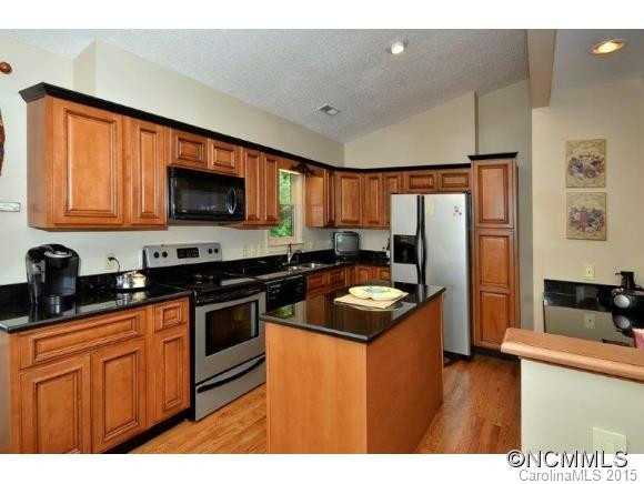 151 Beechwood Circle - Photo 6