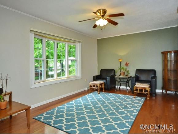 8 BROOKCLIFF DRIVE - Photo 4