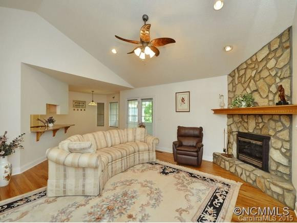 8 Eagles Nest Lane - Photo 2