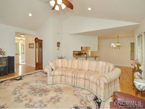 8 Eagles Nest Lane - Photo 4