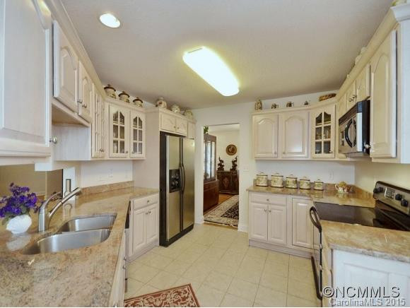 8 Eagles Nest Lane - Photo 7