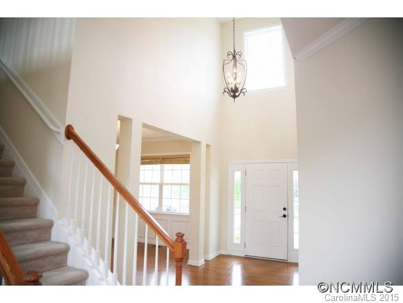 8 Holmes Lane - Photo 2