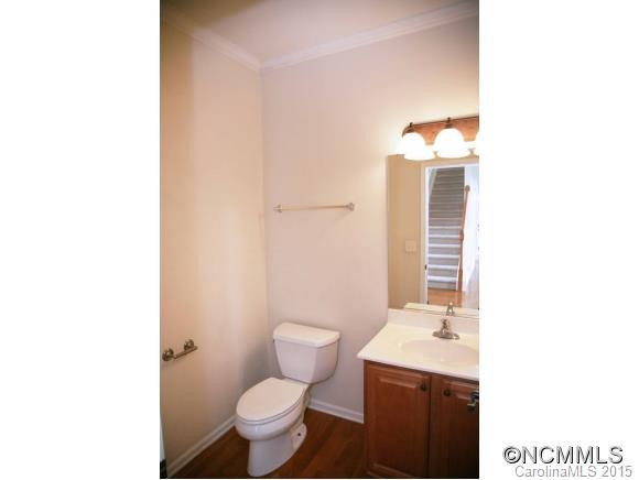 8 Holmes Lane - Photo 13