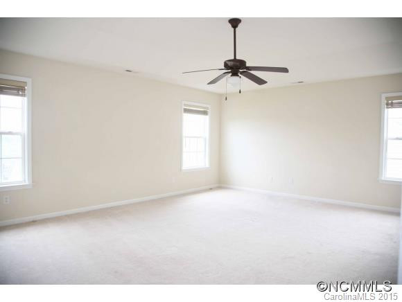 8 Holmes Lane - Photo 14