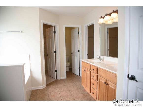 8 Holmes Lane - Photo 15