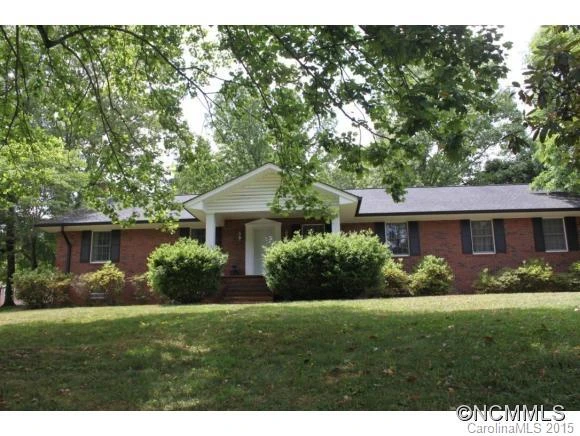 111 Wedgewood Dr