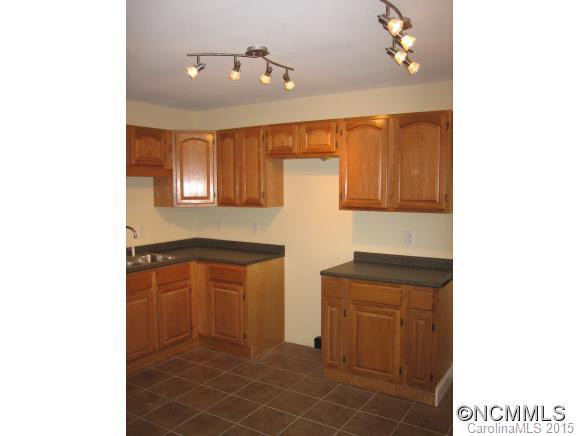 256 Chelsea Rd - Photo 2