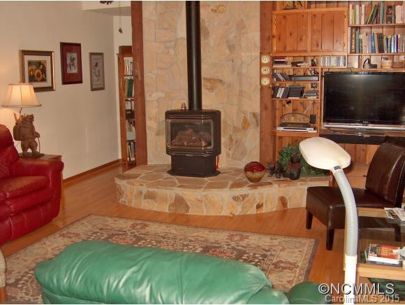 1360 APPLE CREEK ROAD - Photo 12