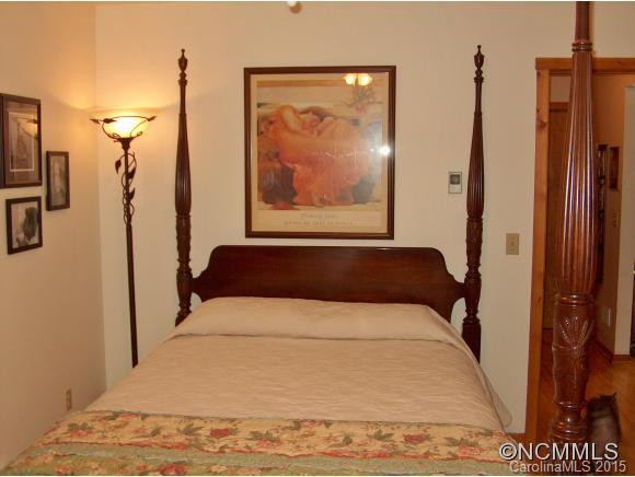 1360 APPLE CREEK ROAD - Photo 18